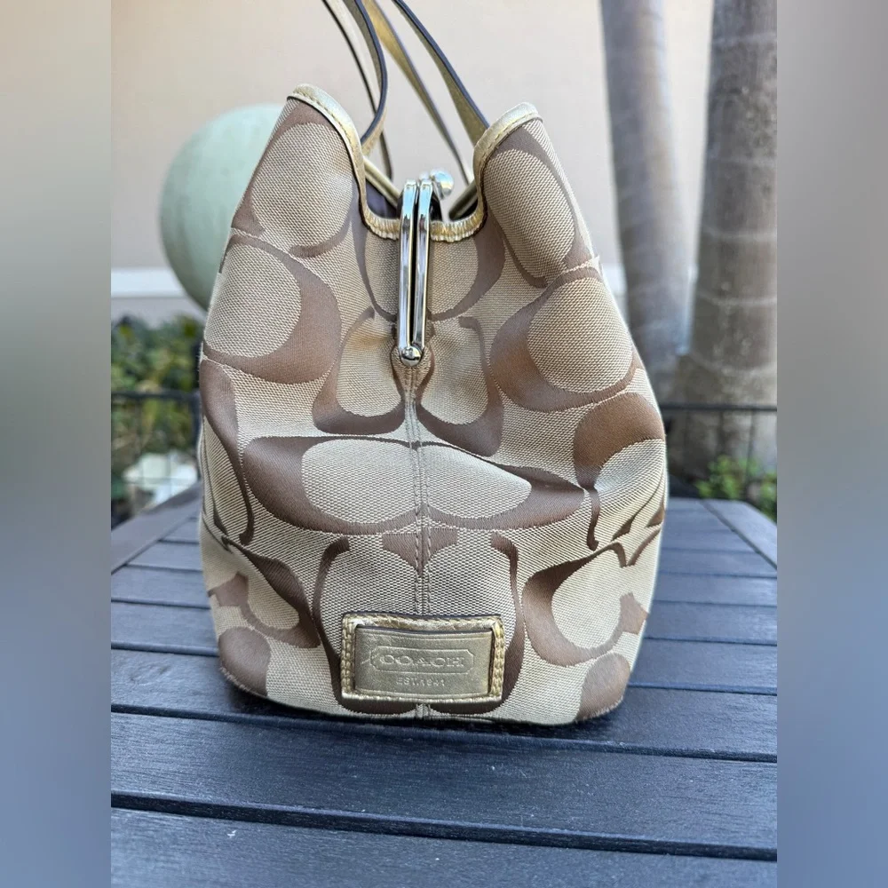 Coach Signature Stripe Kisslock Carryall - Picture 5 of 16